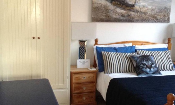 St Albans House | 100 m² House ∙ 2 bedrooms ∙ 5 guests