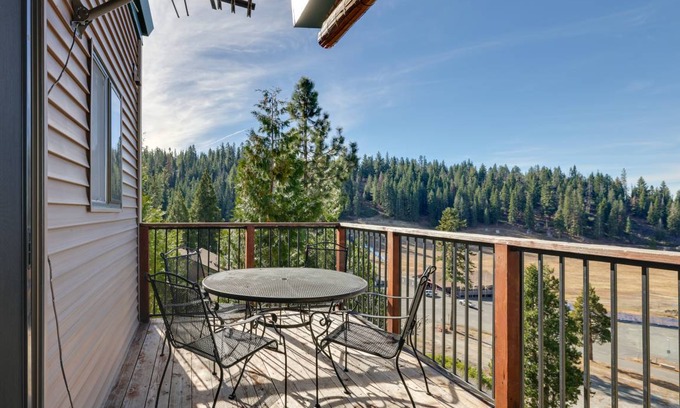 Pinecrest Apartment | 102 m² Apartment ∙ 2 bedrooms ∙ 7 guests