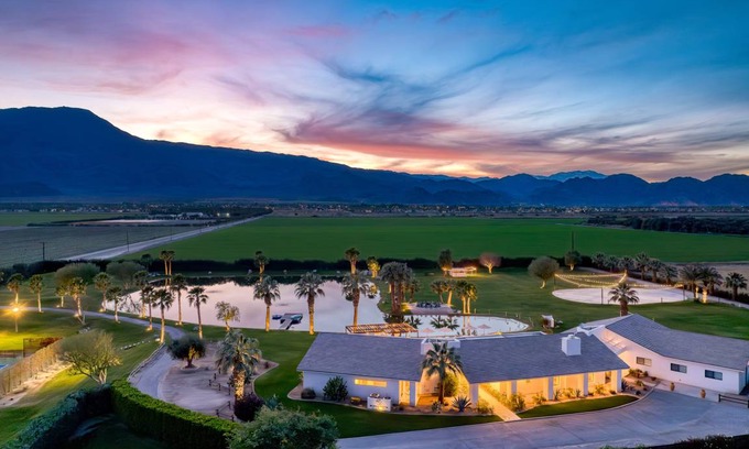 Palm Springs Villa | 1068 m² Villa ∙ 9 bedrooms ∙ 20 guests