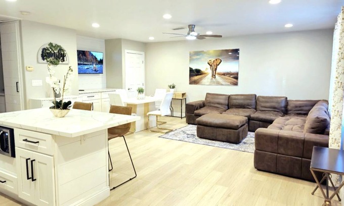 Lemon Grove House | 1100 m² House ∙ 2 bedrooms ∙ 6 guests
