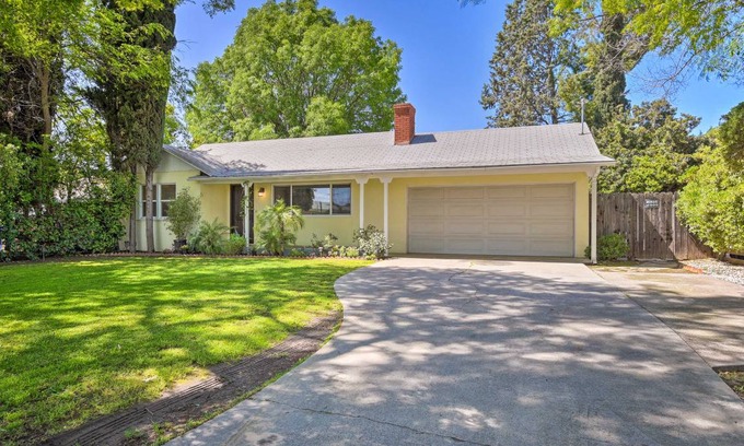 Temple City House | 111 m² House ∙ 3 bedrooms ∙ 6 guests