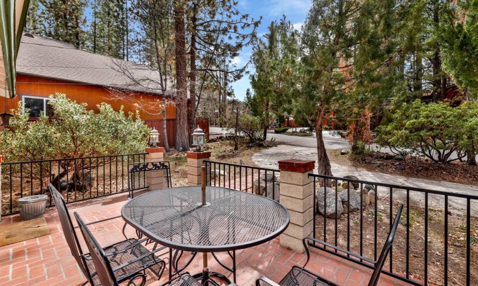 Summit Estates Cabin | 112 m² Cabin ∙ 3 bedrooms ∙ 6 guests