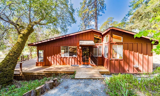 Salyer House | 112 m² House ∙ 2 bedrooms ∙ 7 guests