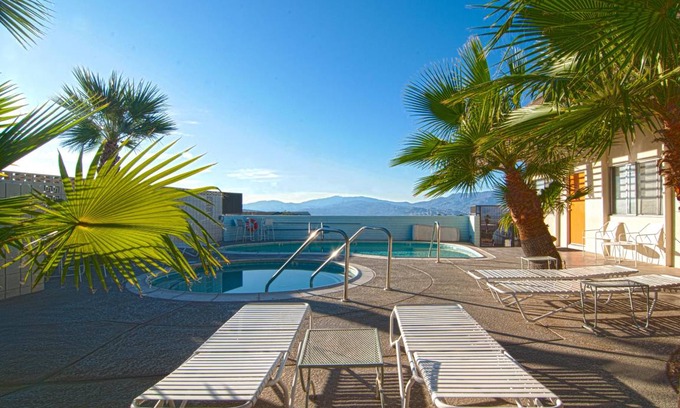 Desert Hot Springs Resort | 112 m² Resort ∙ 2 bedrooms ∙ 6 guests