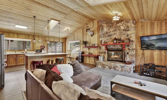 Fox Farm Cabin | 116 m² Cabin ∙ 2 bedrooms ∙ 6 guests
