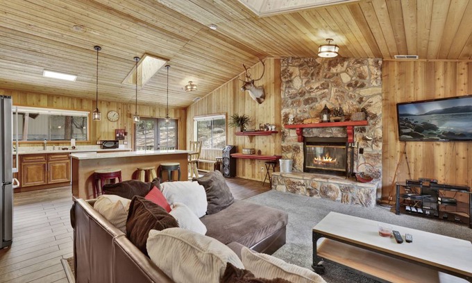 Fox Farm Cabin | 116 m² Cabin ∙ 2 bedrooms ∙ 6 guests