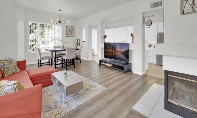 Tustin Condo | 116 m² Condo ∙ 2 bedrooms ∙ 4 guests