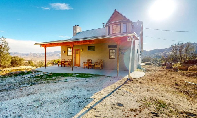 Weldon House | 117 m² House ∙ 2 bedrooms ∙ 4 guests