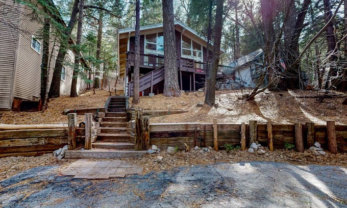 Twin Peaks Cabin | 120 m² Cabin ∙ 3 bedrooms ∙ 6 guests