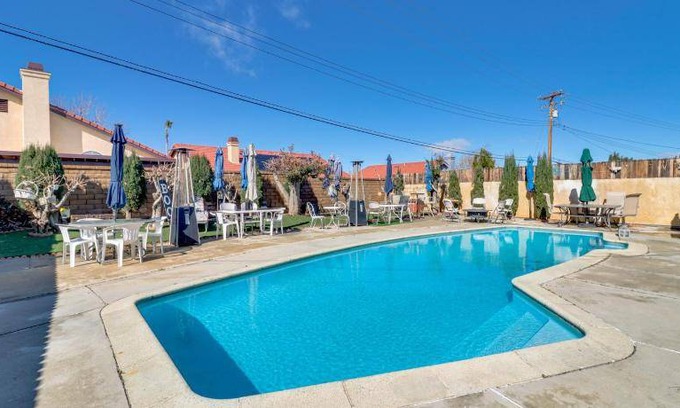 Palmdale House | 121 m² House ∙ 3 bedrooms ∙ 6 guests