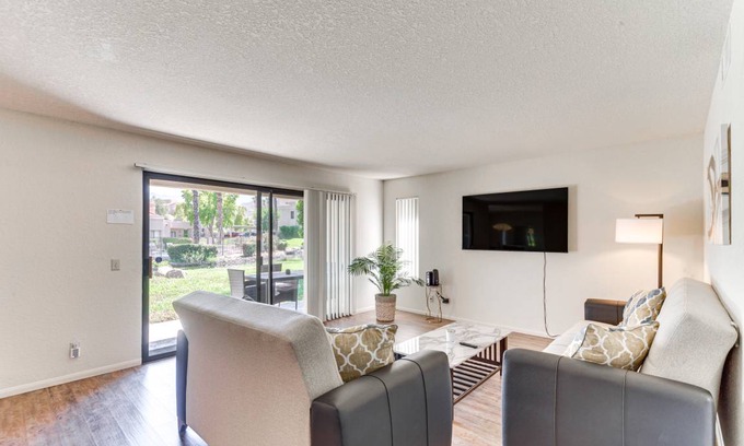 Cathedral City Apartment | 124 m² Apartment ∙ 2 bedrooms ∙ 7 guests