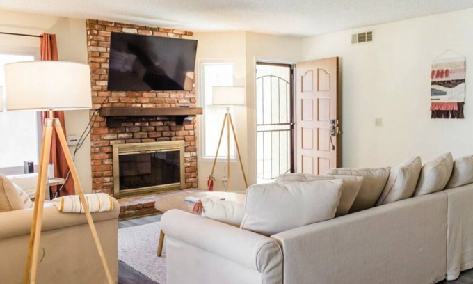 Torrance House | 124 m² House ∙ 3 bedrooms ∙ 6 guests