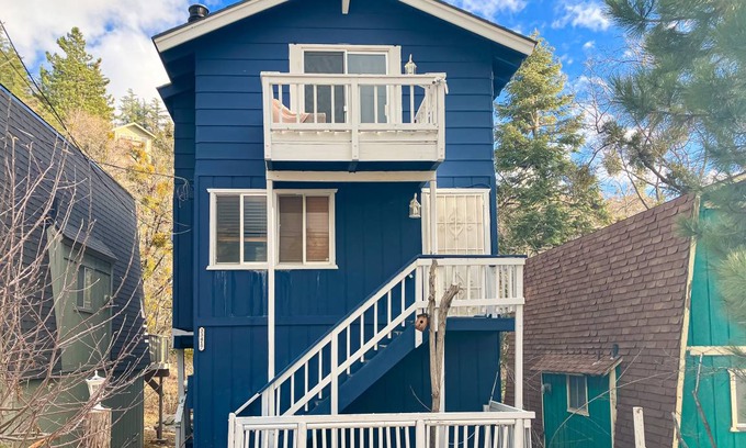 Arrowbear Lake Cabin | 125 m² Cabin ∙ 3 bedrooms ∙ 8 guests