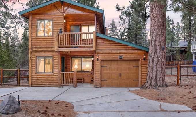Eagle Mountain Estates Cabin | 139 m² Cabin ∙ 2 bedrooms ∙ 7 guests