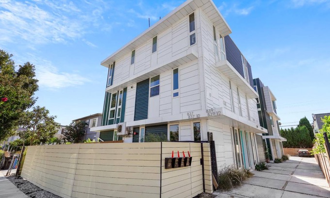 Hollywood Bed & Breakfast | 140 m² Bed and breakfast ∙ 6 guests