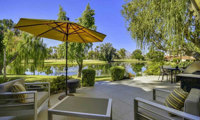 Rancho Mirage Condo | 142 m² Condo ∙ 2 bedrooms ∙ 4 guests