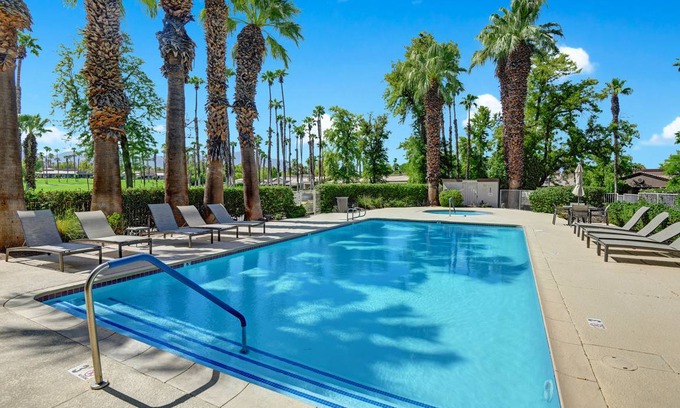 Palm Desert Condo | 144 m² Condo ∙ 2 bedrooms ∙ 4 guests