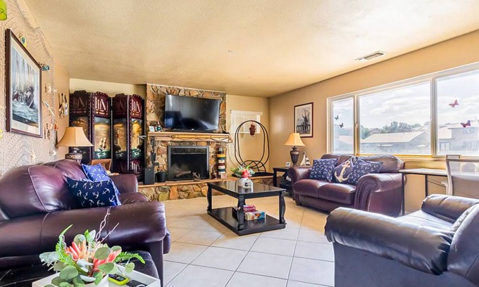 Victorville House | 146 m² House ∙ 2 bedrooms ∙ 8 guests