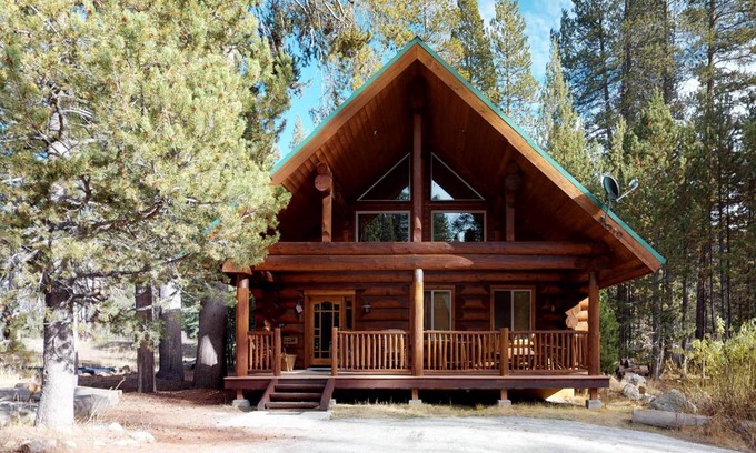 Lakeshore Cabin | 149 m² Cabin ∙ 3 bedrooms ∙ 8 guests