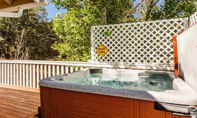 Upper Moonridge House | 149 m² House ∙ 3 bedrooms ∙ 6 guests