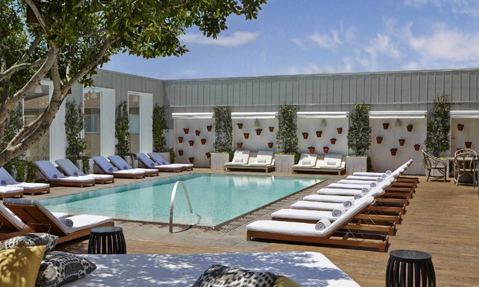 West Hollywood Hotel | 151 m² Hotel ∙ 127 guests