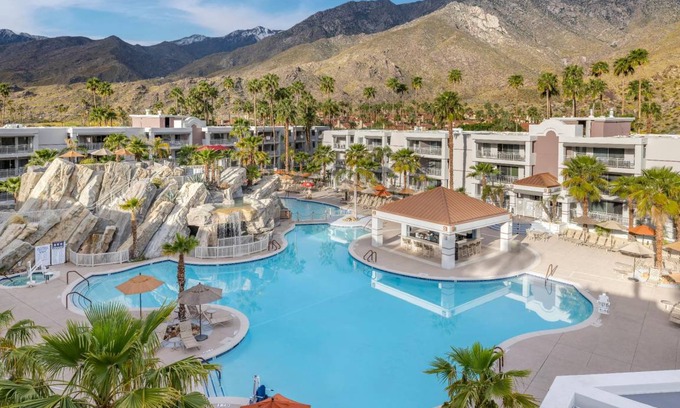 Canyon Corridor Resort | 152 m² Resort ∙ 3 bedrooms ∙ 127 guests