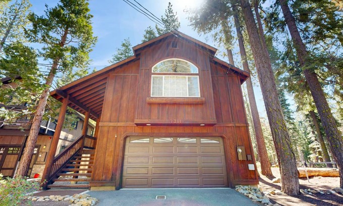Tahoma House | 160 m² House ∙ 3 bedrooms ∙ 6 guests