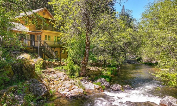 West Point House | 162 m² House ∙ 3 bedrooms ∙ 8 guests