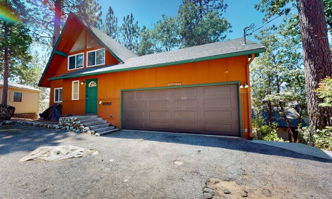 Bass Lake Cabin | 164 m² Cabin ∙ 7 bedrooms ∙ 16 guests