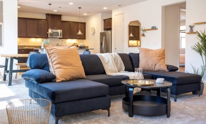 Fullerton Condo | 167 m² Condo ∙ 3 bedrooms ∙ 6 guests