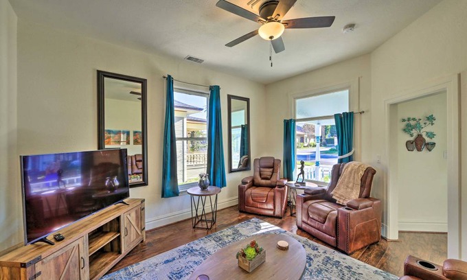Downtown Riverside House | 167 m² House ∙ 3 bedrooms ∙ 8 guests