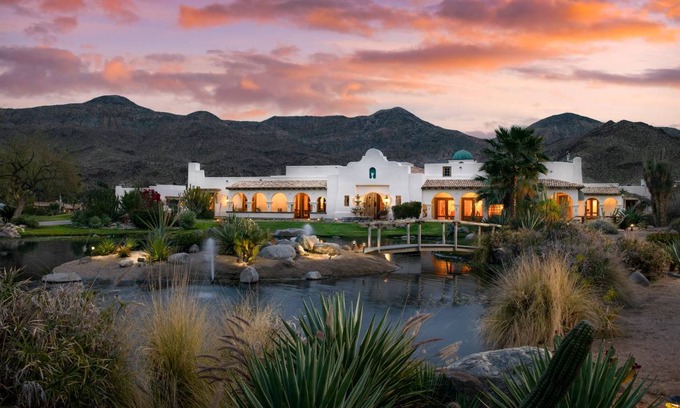 Palm Springs Villa | 1735 m² Villa ∙ 11 bedrooms ∙ 20 guests