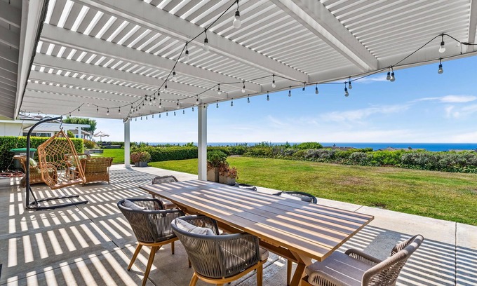 Corona del Mar House | 180 Degrees Oceanview Cozy House Nestled along the serene Coastline
