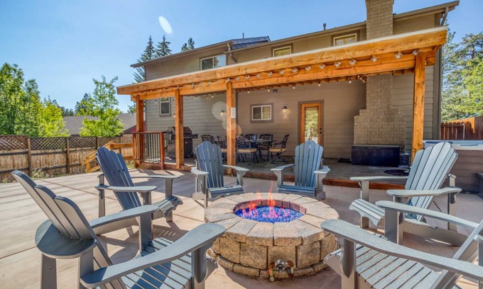 The Village House | 180 m² House ∙ 3 bedrooms ∙ 7 guests