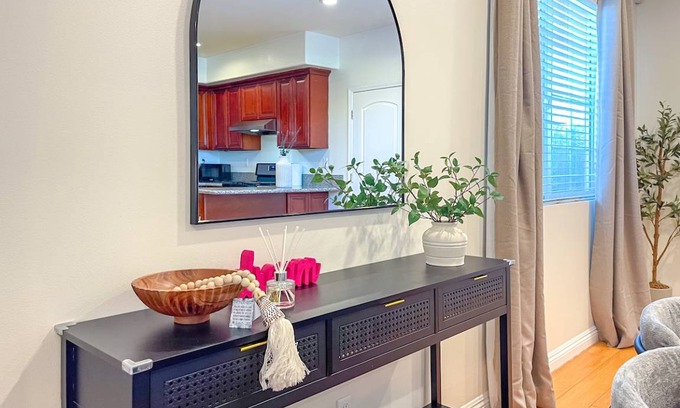 Ontario Apartment | 182 m² Apartment ∙ 4 bedrooms ∙ 9 guests