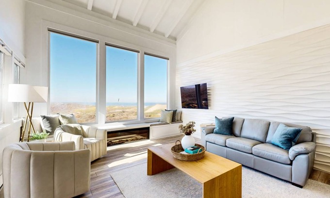 Castroville House | 186 m² House ∙ 4 bedrooms ∙ 9 guests