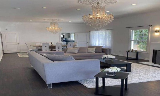 Beverly Hills House | 186 m² House ∙ 3 bedrooms ∙ 6 guests