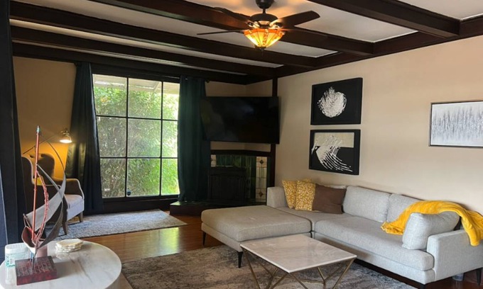 Inglewood House | 188 m² House ∙ 2 bedrooms ∙ 4 guests