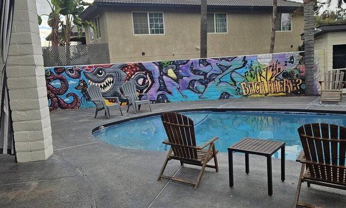 Bakersfield House | 195 m² House ∙ 3 bedrooms ∙ 3 guests