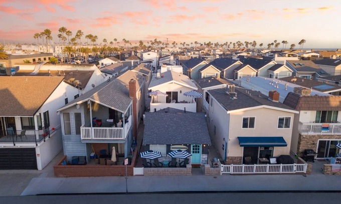 West Newport Apartment | 190 m² Apartment ∙ 3 bedrooms ∙ 6 guests