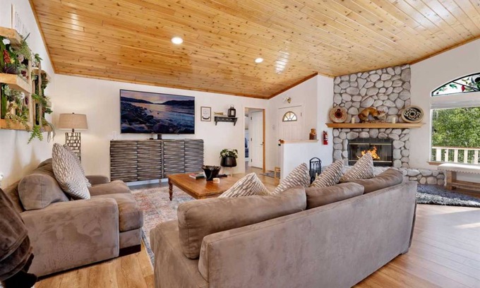 Upper Moonridge Cabin | 191 m² Chalet ∙ 4 bedrooms ∙ 10 guests