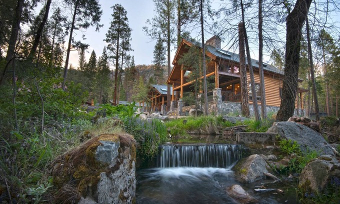 North Wawona Cabin | 192 m² Cabin ∙ 3 bedrooms ∙ 10 guests