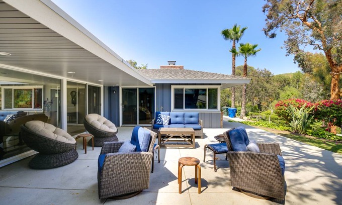 Whittier House | 193 m² House ∙ 3 bedrooms ∙ 6 guests