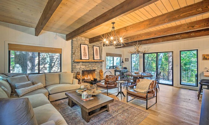 Cedar Glen House | 198 m² House ∙ 4 bedrooms ∙ 10 guests