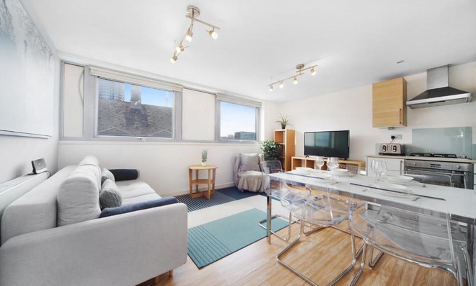 Spitalfields Apartment | 2 Bed Executive Apartment in Shoreditch FREE WIFI by City Stay London