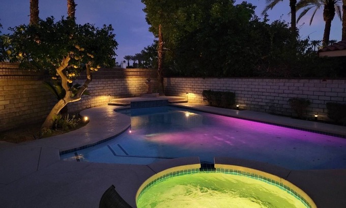 Cathedral City House | 2 minutes to casino, large private pool w/jacuzzi, tennis, gym, hiking trails