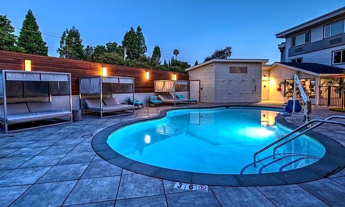 Vallejo Hotel | 2-Star Hotel ∙ Hampton Inn Discovery Kingdom Napa Gateway