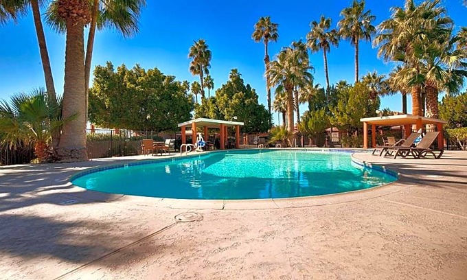 Blythe Hotel | 2-Star Hotel ∙ SureStay Hotel by Best Western Blythe