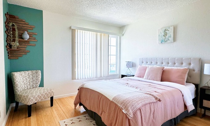 Seaside House | 2 Story Spacious 4B2B Home + Sleep 14+2 FREE Aquarium Tickets Perfect Getaway