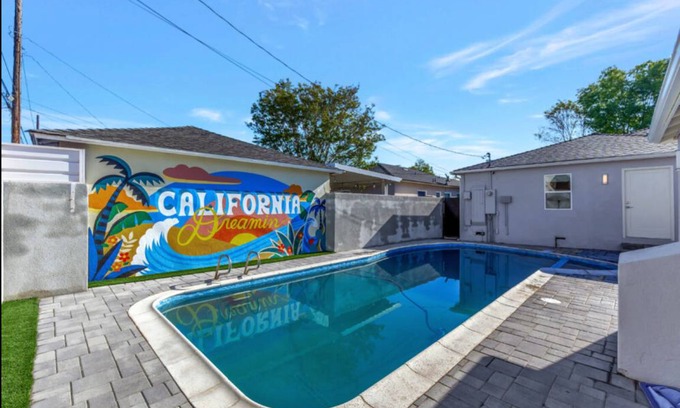 Bixby Knolls House | 207 m² House ∙ 3 bedrooms ∙ 6 guests